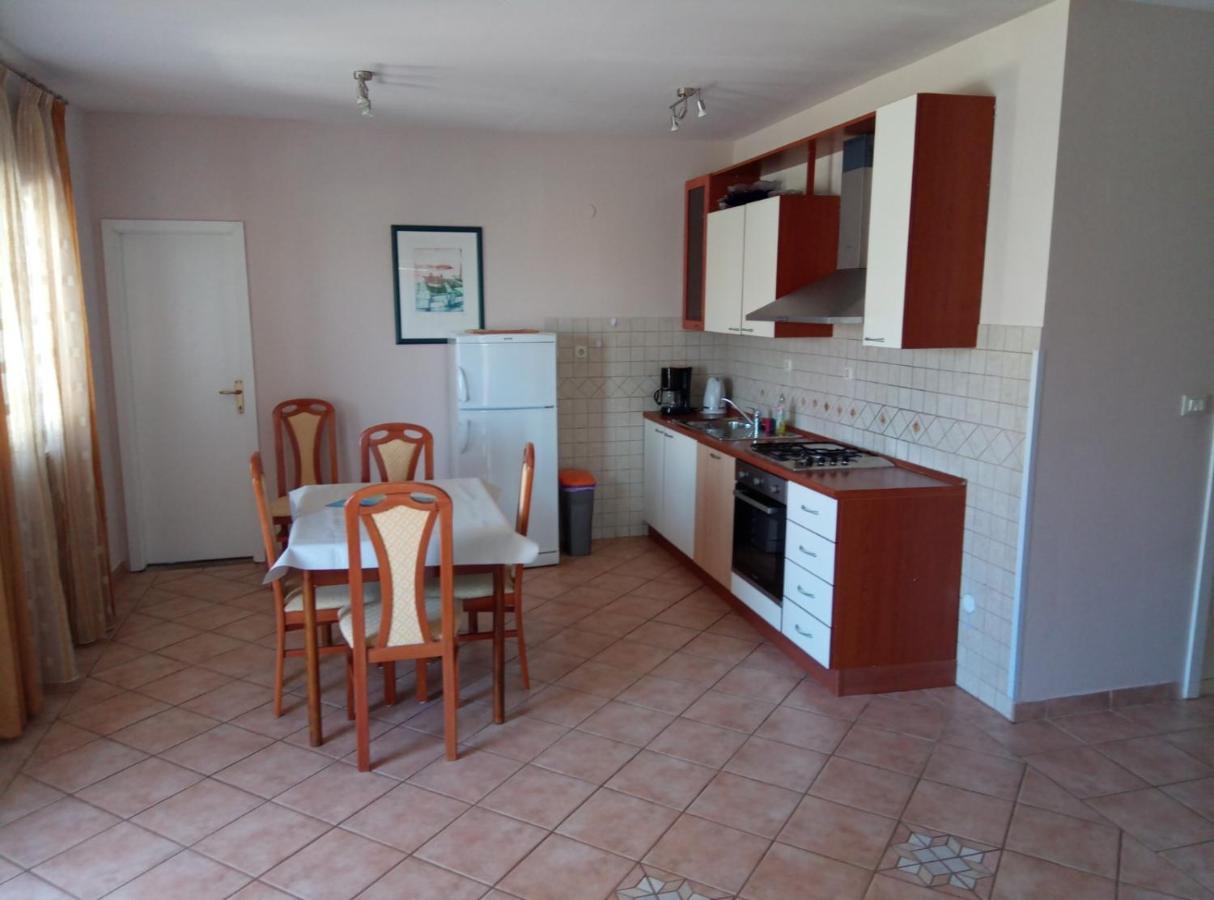 Apartments Laura Χβαρ Εξωτερικό φωτογραφία