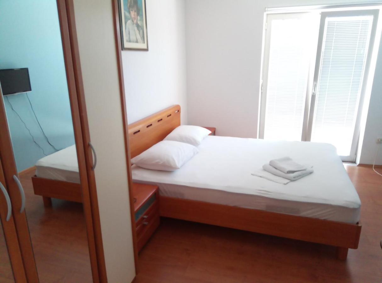 Apartments Laura Χβαρ Εξωτερικό φωτογραφία