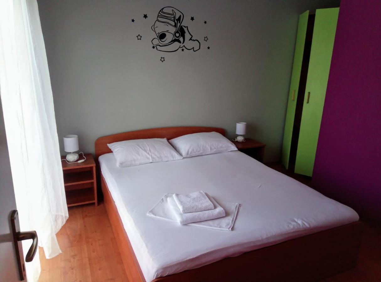 Apartments Laura Χβαρ Εξωτερικό φωτογραφία