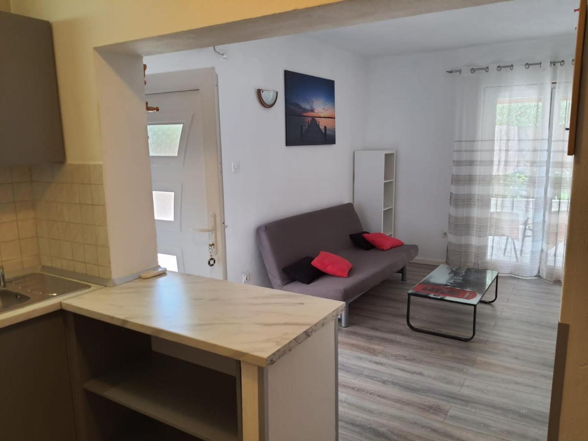 Apartments Laura Χβαρ Εξωτερικό φωτογραφία