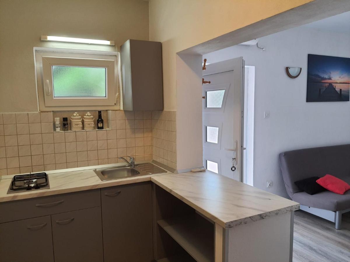 Apartments Laura Χβαρ Εξωτερικό φωτογραφία