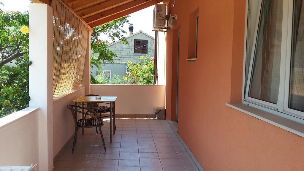 Apartments Laura Χβαρ Εξωτερικό φωτογραφία