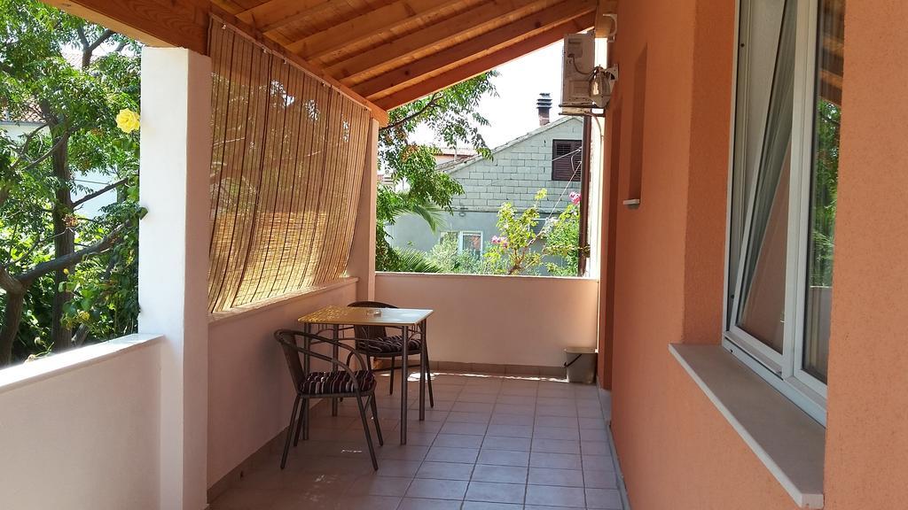 Apartments Laura Χβαρ Εξωτερικό φωτογραφία