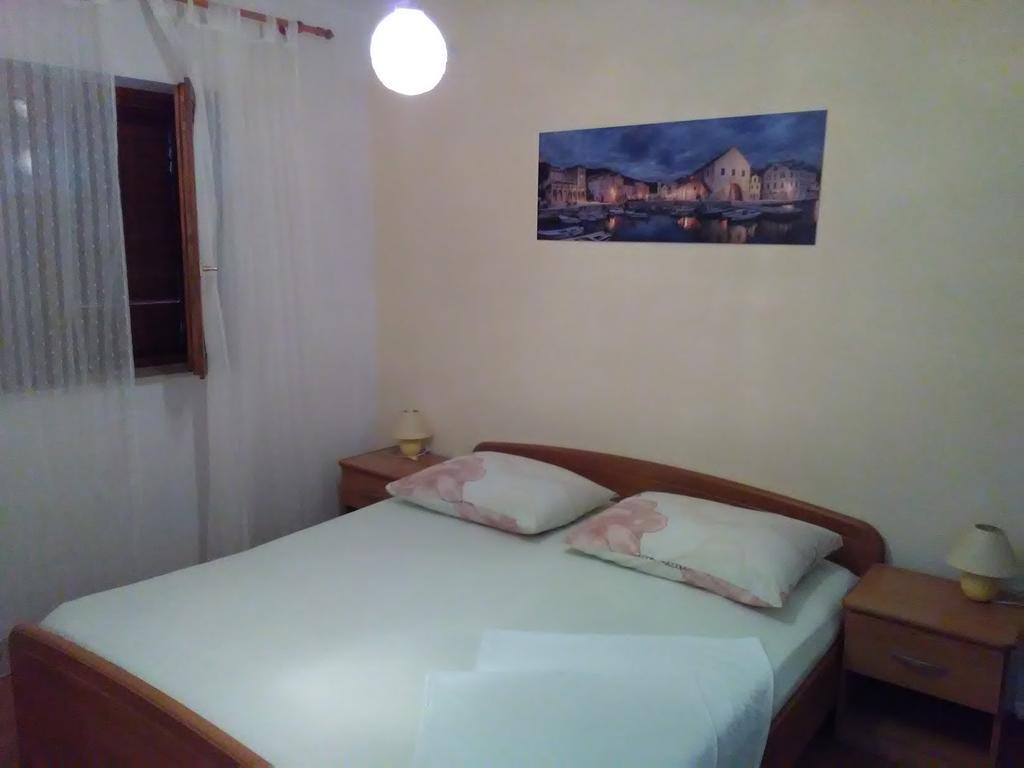 Apartments Laura Χβαρ Εξωτερικό φωτογραφία