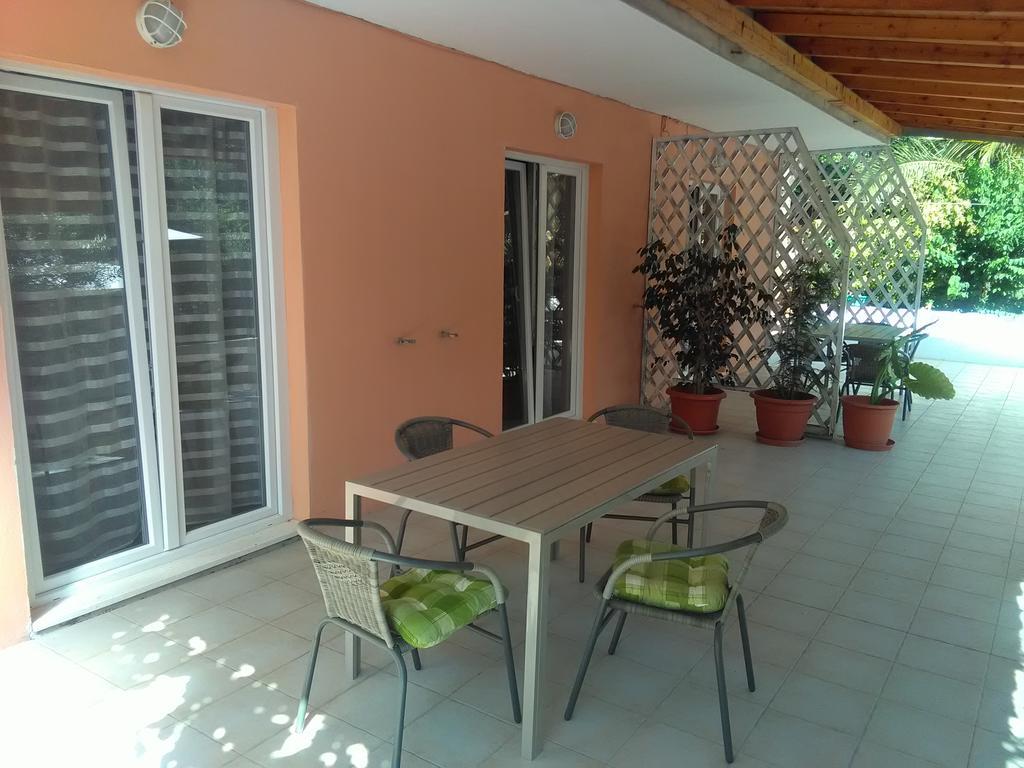 Apartments Laura Χβαρ Εξωτερικό φωτογραφία